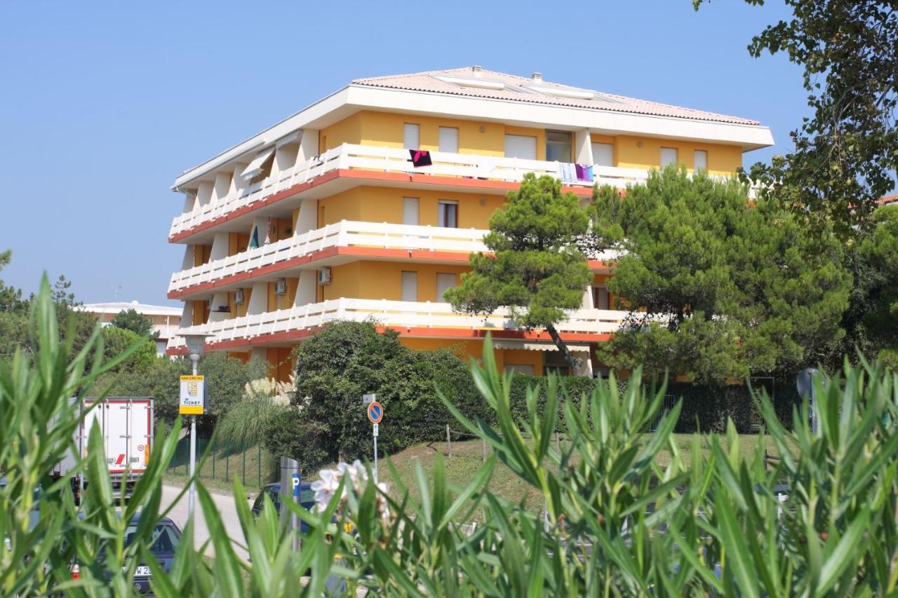 Condominio Carina Sud Bibione Bagian luar foto